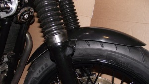 Bonneville Front Se Style Slim from Triumph Custom Parts